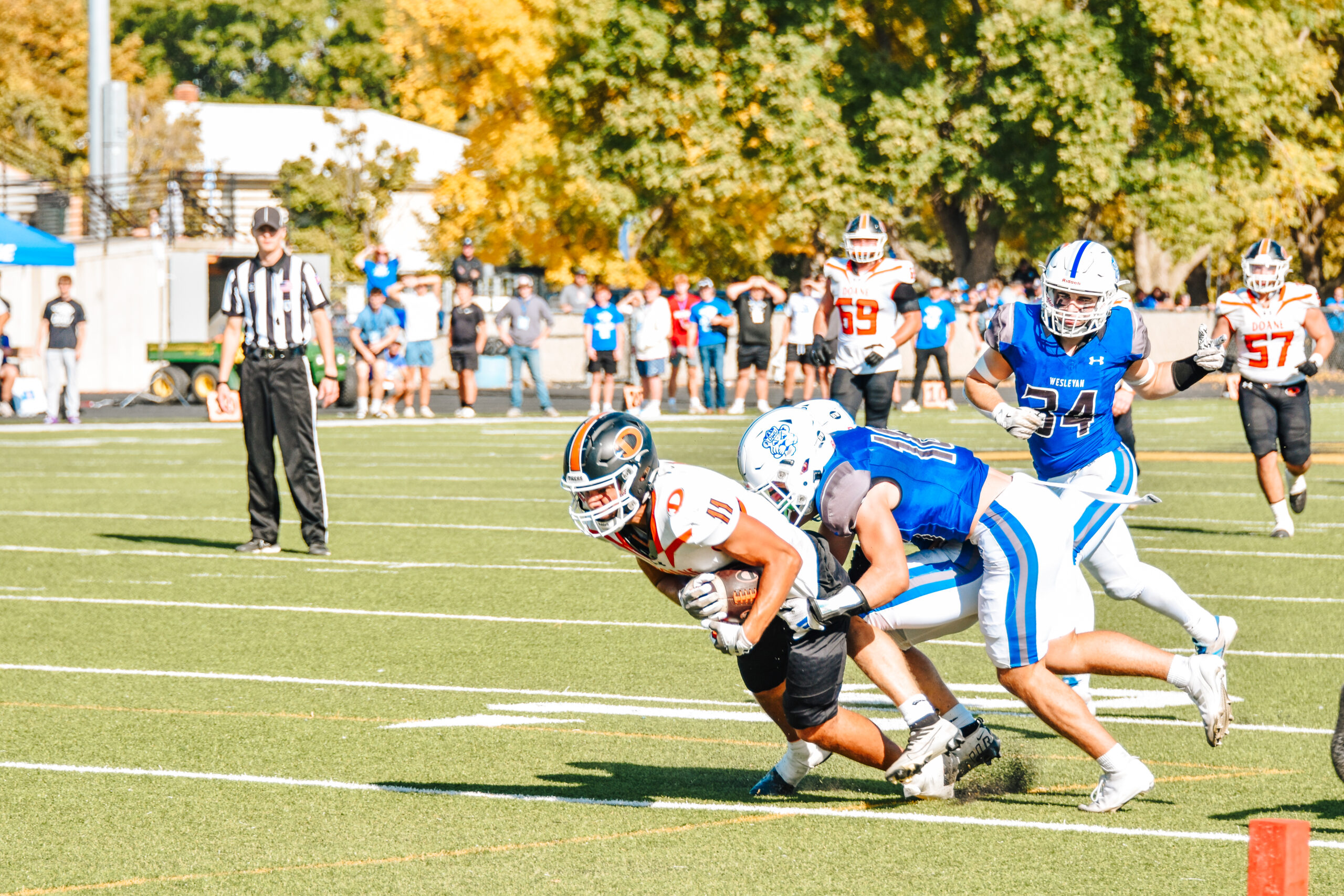 Football falls to Dakota Wesleyan