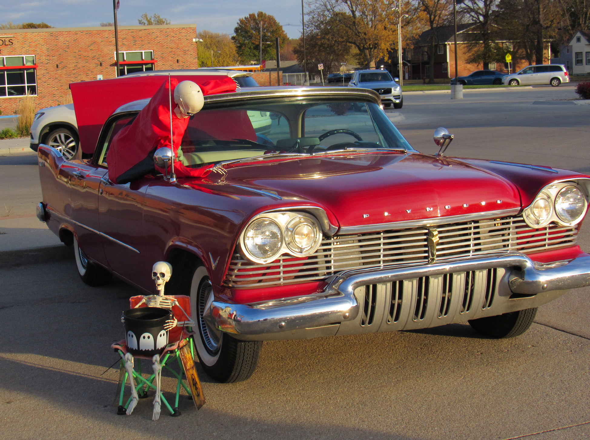 Tau Sigs host Trunk or Treat event