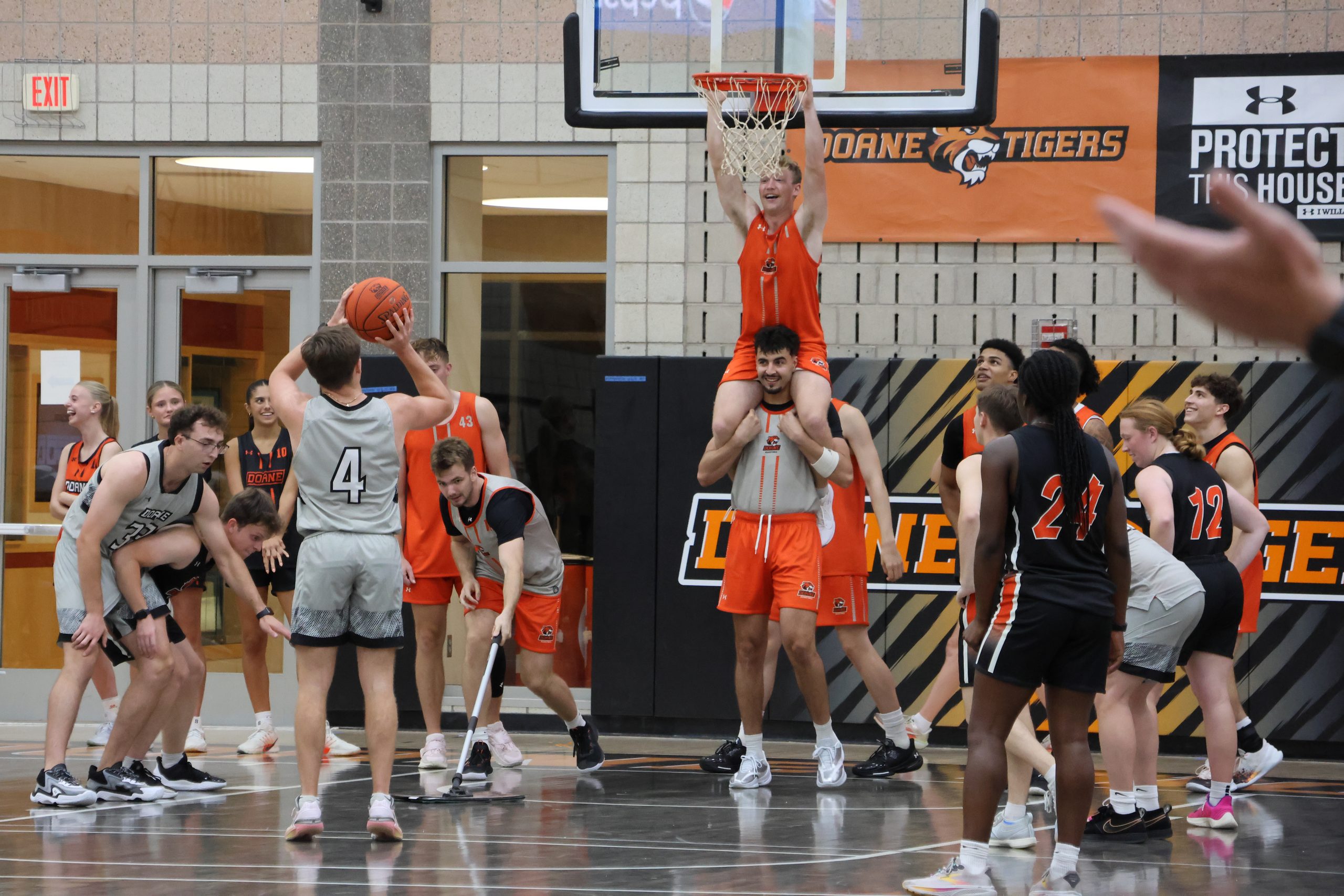 Staff dunks on students