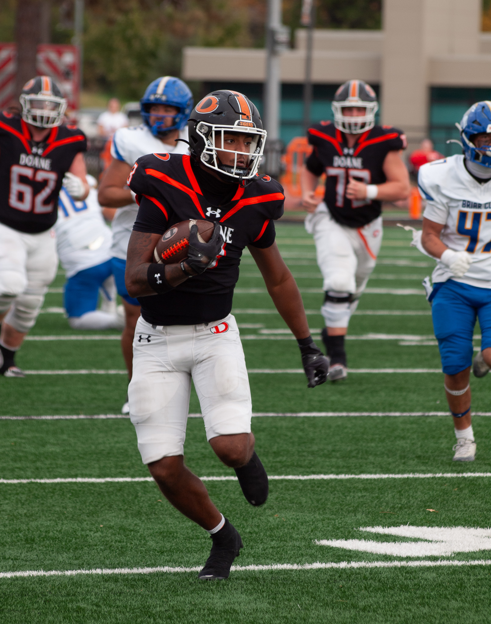 Football trounces Briar Cliff’s Challengers 24-18